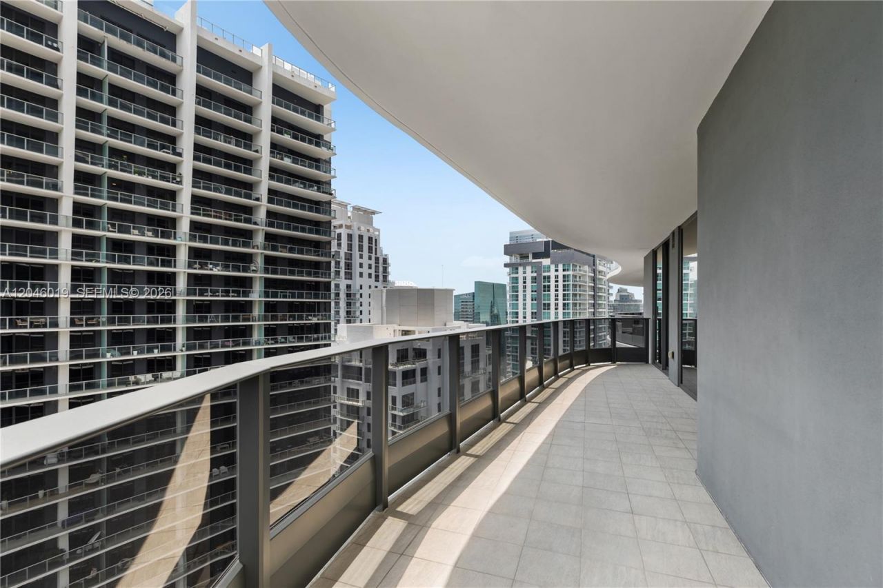 1000 Brickell Plz , Unit 4015, Miami, FL 33131 Photo