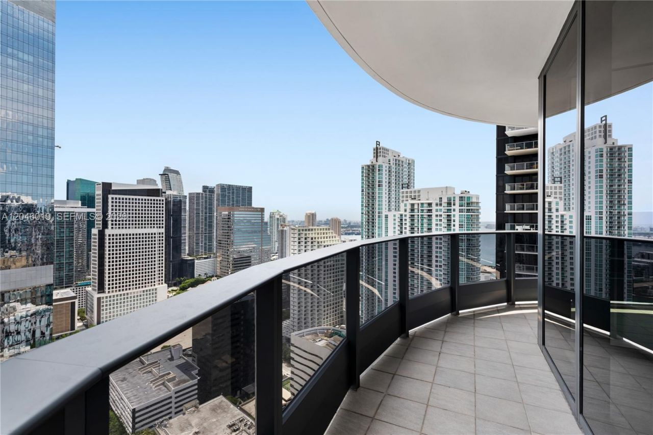 1000 Brickell Plz , Unit 4015, Miami, FL 33131 Photo