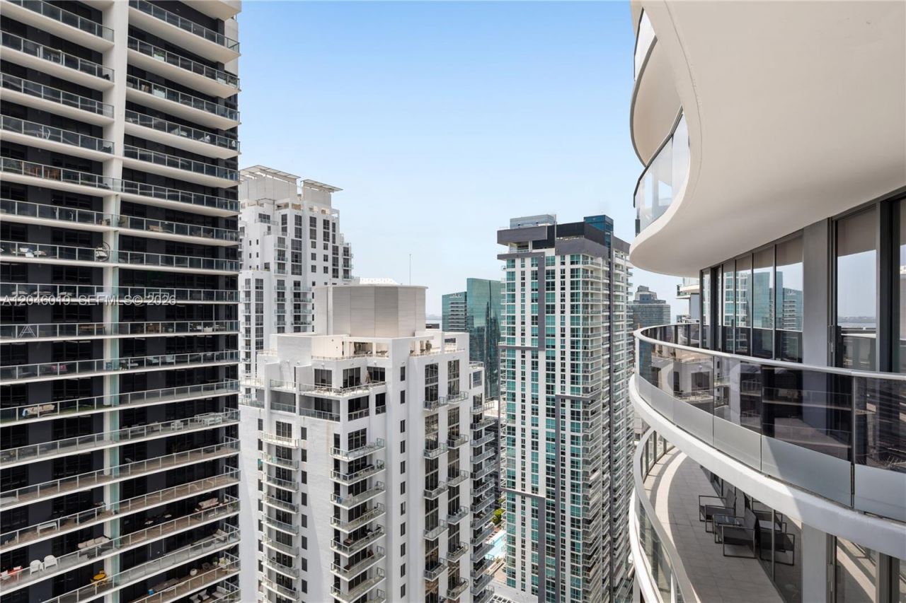 1000 Brickell Plz , Unit 4015, Miami, FL 33131 Photo