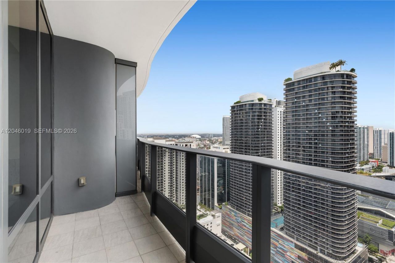 1000 Brickell Plz , Unit 4015, Miami, FL 33131 Photo