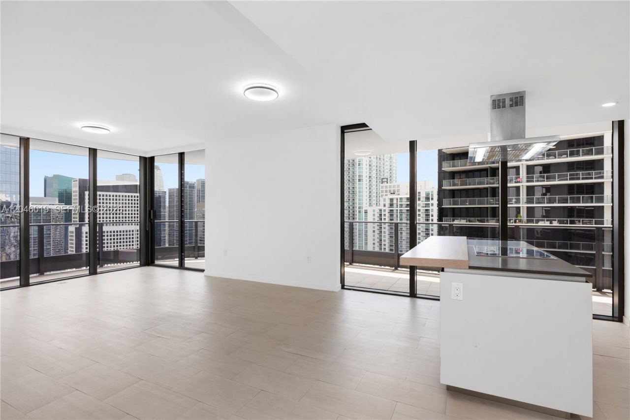 1000 Brickell Plz , Unit 4015, Miami, FL 33131 Photo
