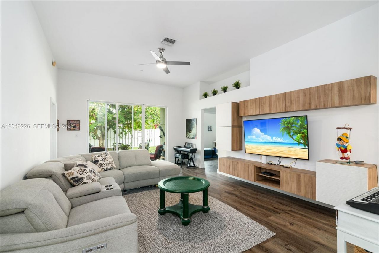 14275 NW 18th Pl , Pembroke Pines, FL 33028 Photo