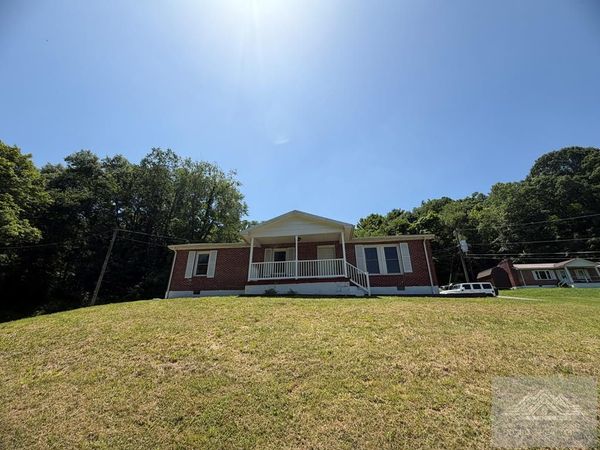 163 Reindeer Place, Princeton, WV 24739