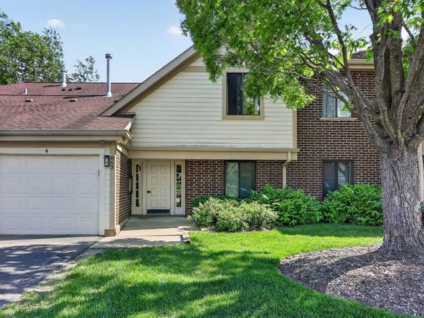 863 E Coach Road , Unit 1, Palatine, IL 60074
