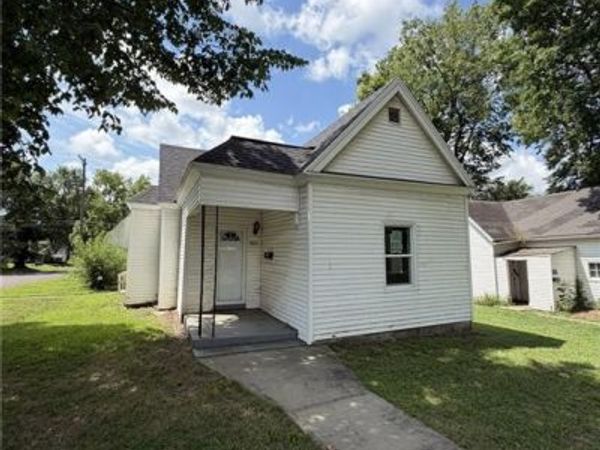 1022 E 9th Street, Sedalia, MO 65301
