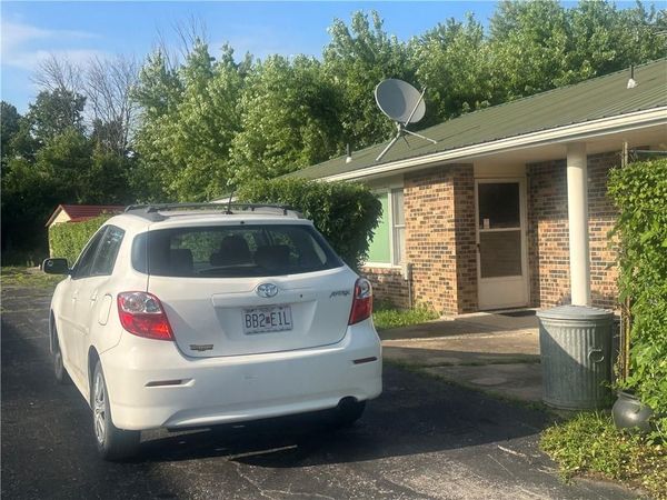 1099 NE 50 Highway, Knob Noster, MO 65336