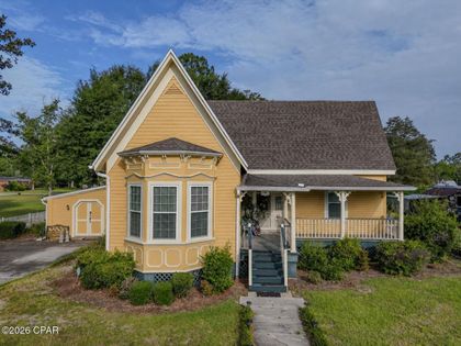 768 3rd Street Chipley, FL 32428