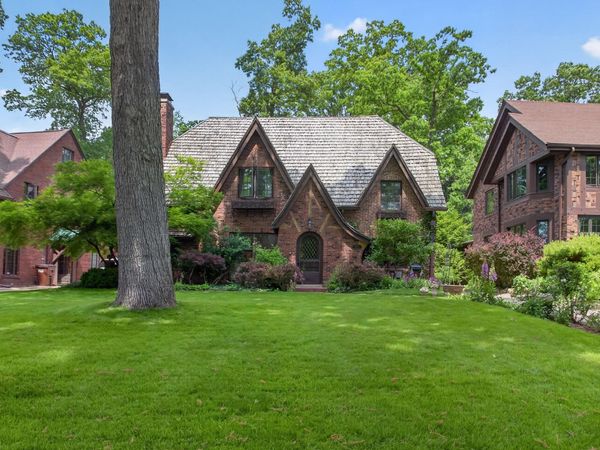 2052 Wildwood Lane, Jackson, MI 49203