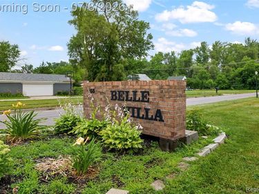 704 Estrada Drive, Belleville, MI 48111