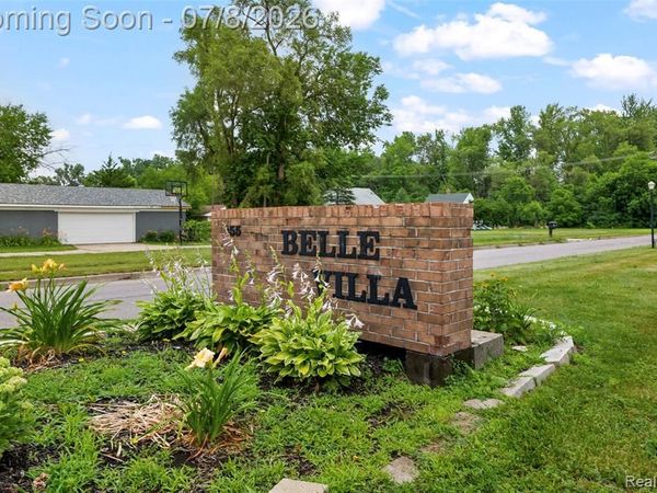 704 Estrada Drive, Belleville, MI 48111
