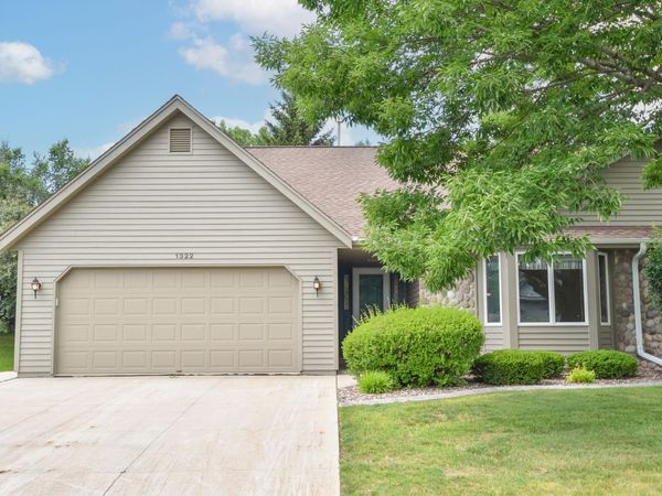 1322 Hidden Fields Dr, West Bend, WI 53095