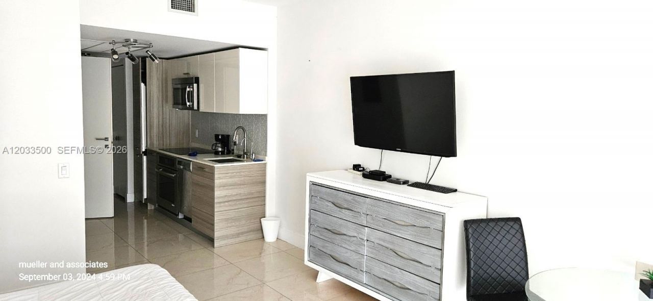 1300 Brickell Bay Dr , Unit 2112, Miami, FL 33131 Photo