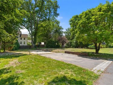 819 The Crescent, Mamaroneck, NY 10543