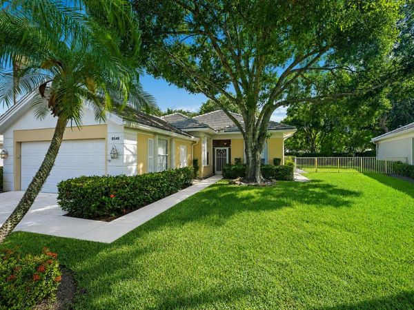 8548 Beaconhill Road, Palm Beach Gardens, FL 33410