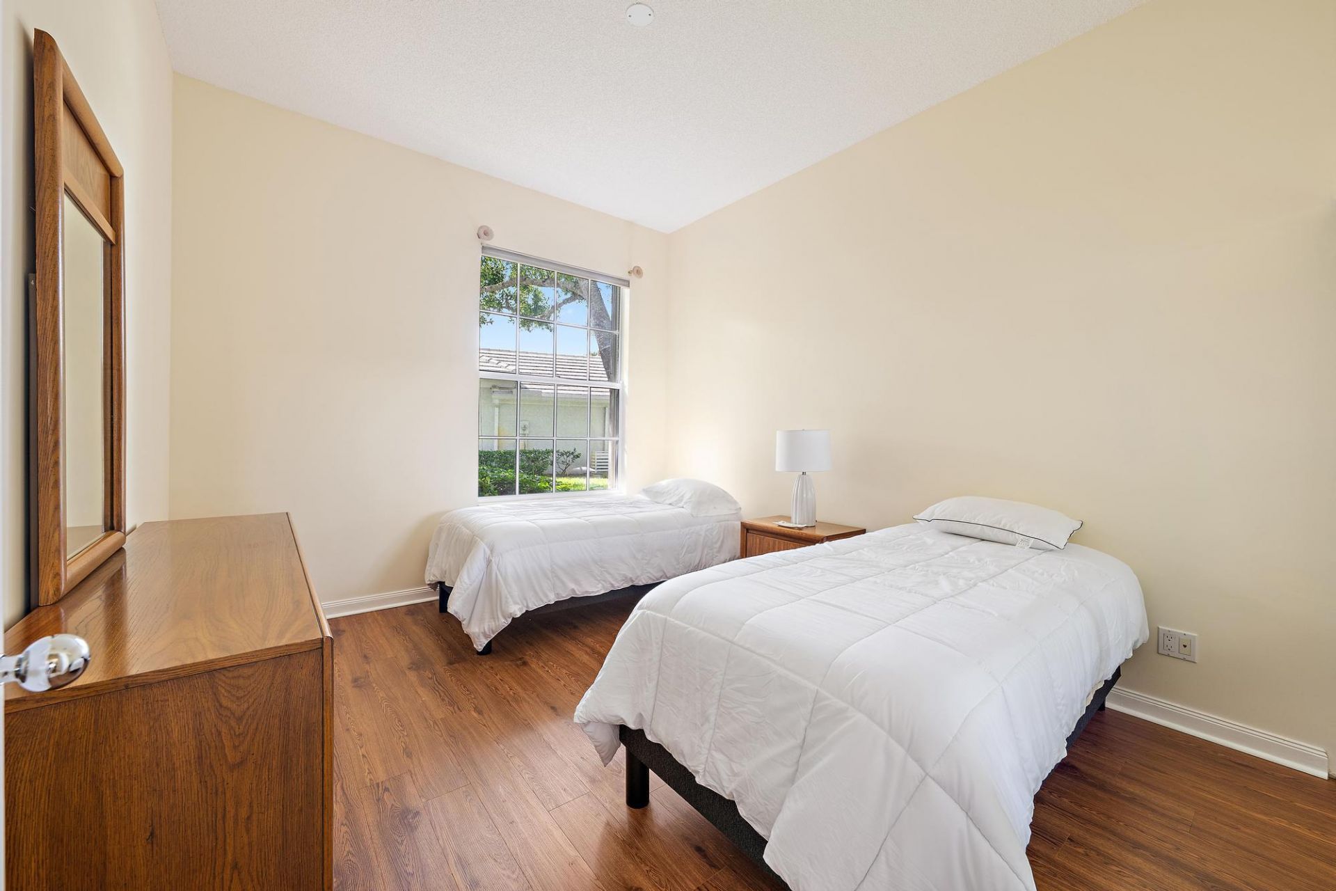 8548 Beaconhill Road, Palm Beach Gardens, FL 33410 Photo