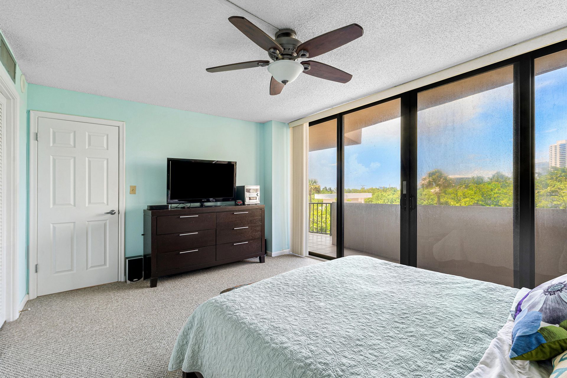 4200 N Ocean Drive, Unit 2-201, Singer Island, FL 33404 Photo