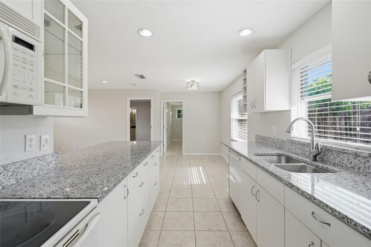 1915 Colleen Street, Sarasota, FL 34231 Photo