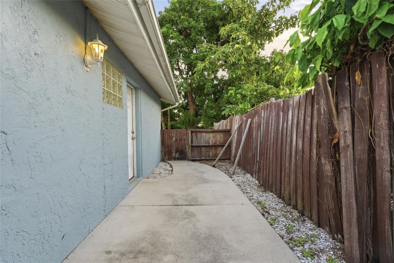1915 Colleen Street, Sarasota, FL 34231 Photo
