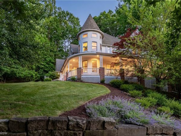 8851 Spring Valley Drive , Broadview Heights, OH 44147