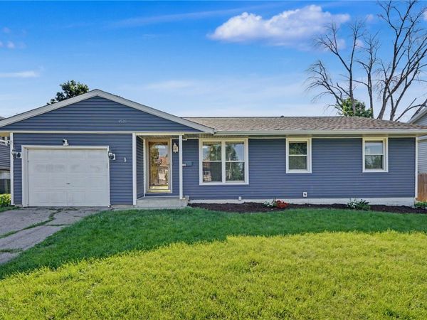 4520 Navajo Drive NE, Cedar Rapids, IA 52402