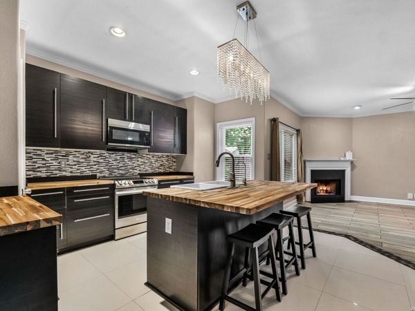 9323 BOWEN DR, San Antonio, TX 78250