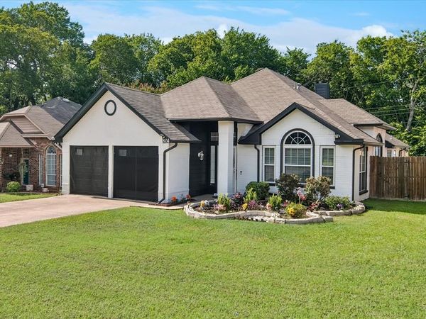 804 Clover Hill Lane, Cedar Hill, TX 75104