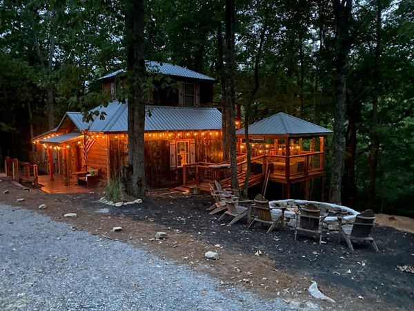 200 Jennifer Ln , Dowelltown, TN 37059