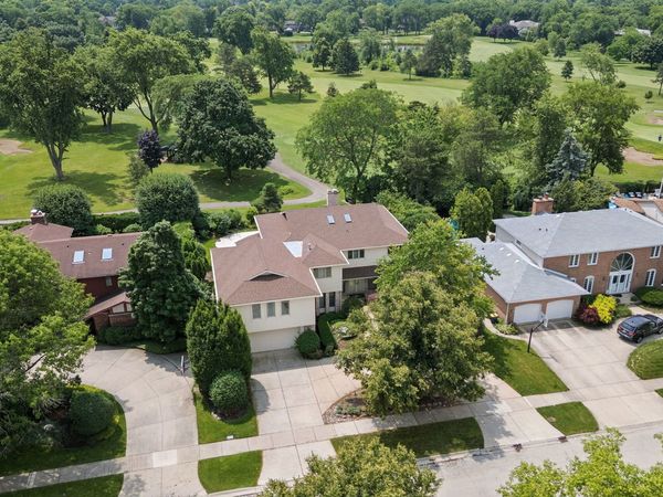 3639 Pebble Beach Road , Northbrook, IL 60062