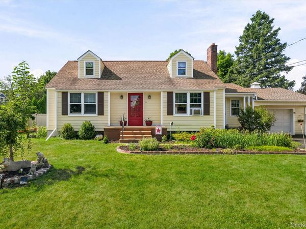 13 Calmer Place, Hyde Park, NY 12538