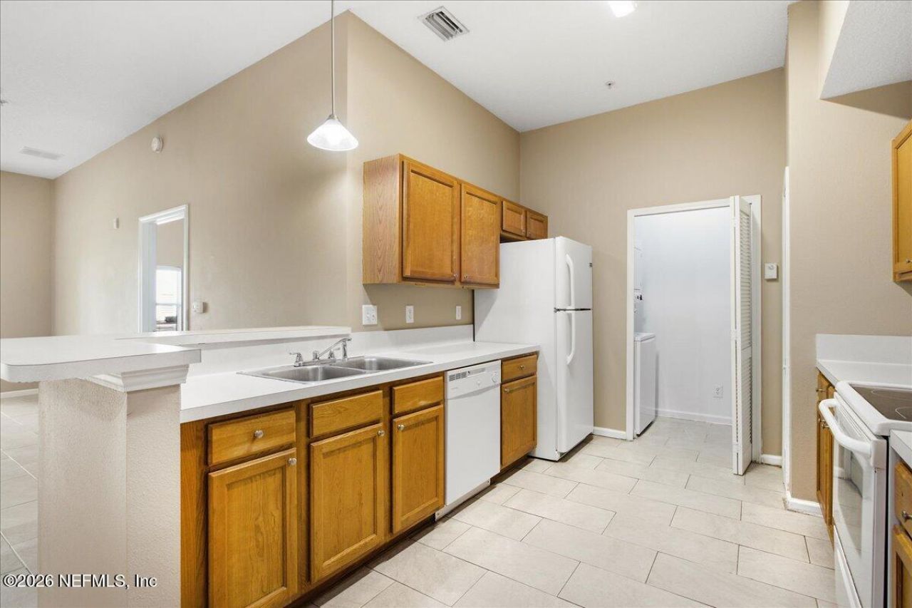 6100 Maggies Circle, Unit 104, Jacksonville, FL 32244 Photo