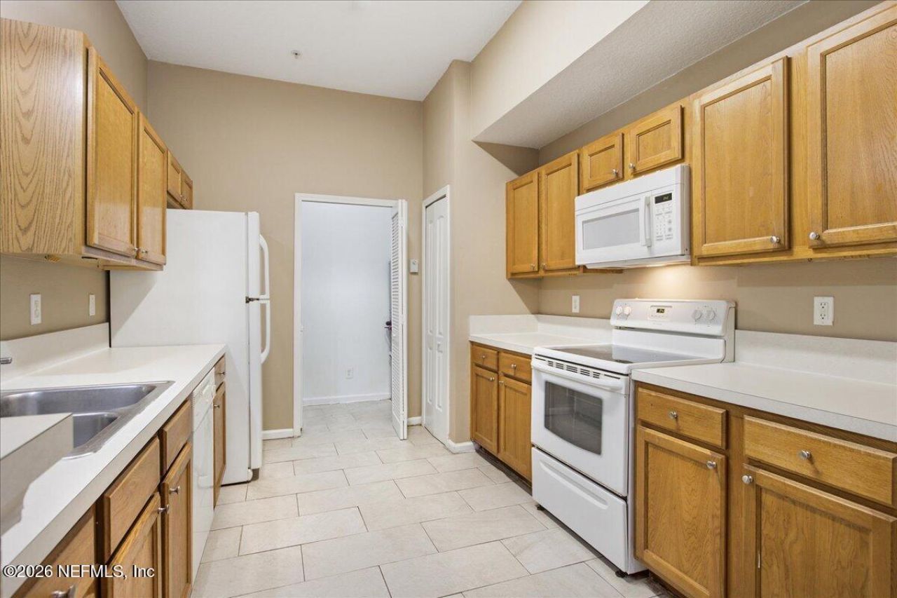 6100 Maggies Circle, Unit 104, Jacksonville, FL 32244 Photo