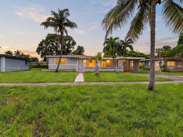 649 W Evanston Cir, Fort Lauderdale, FL 33312