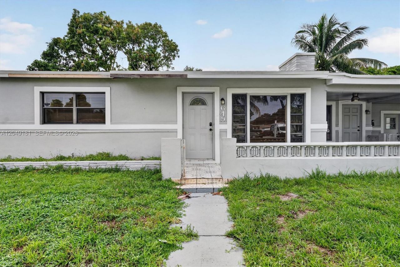 649 W Evanston Cir, Fort Lauderdale, FL 33312 Photo