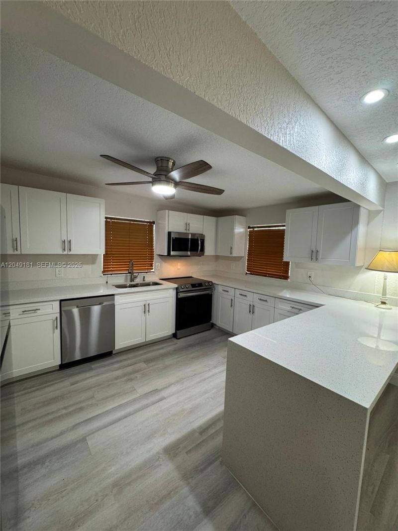 649 W Evanston Cir, Fort Lauderdale, FL 33312 Photo