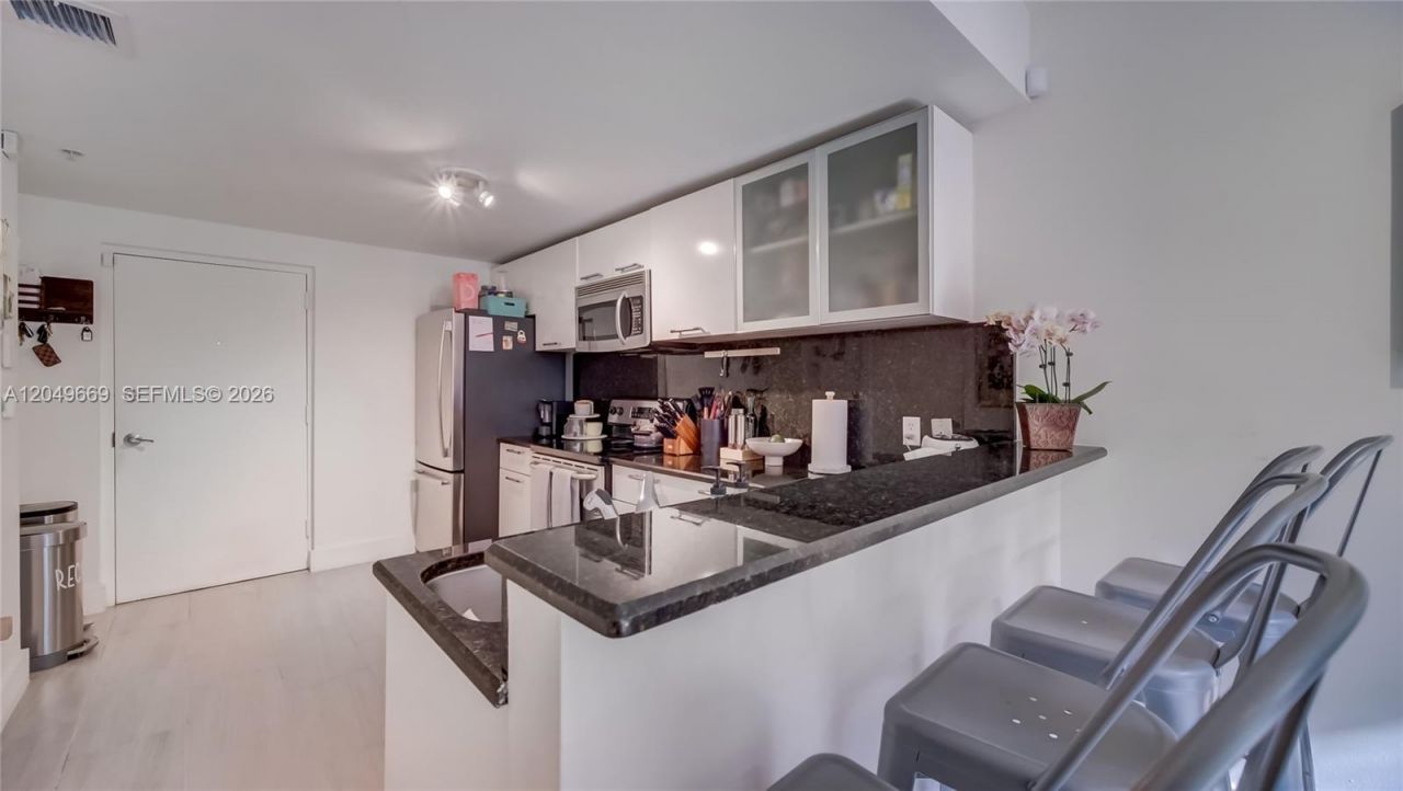 3339 Virginia St , Unit 323, Miami, FL 33133 Photo