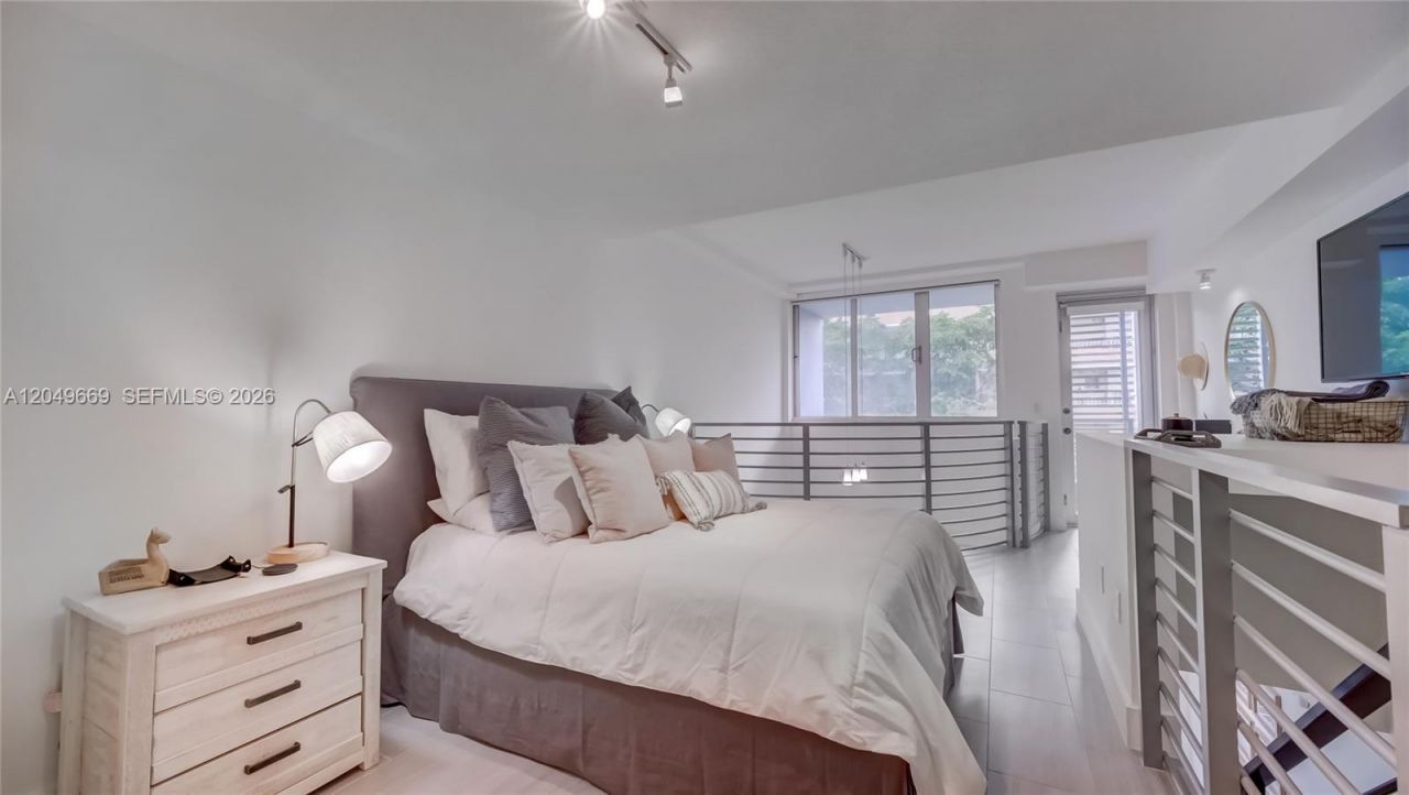 3339 Virginia St , Unit 323, Miami, FL 33133 Photo