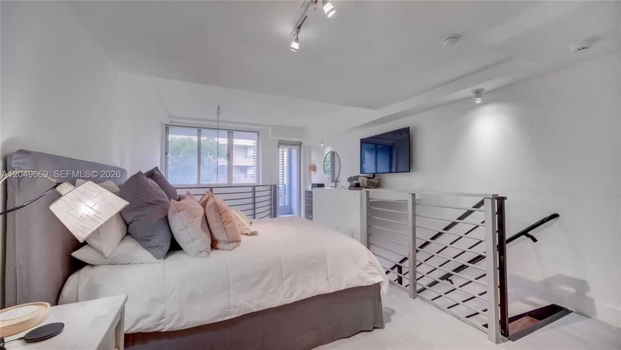 3339 Virginia St , Unit 323, Miami, FL 33133 Photo