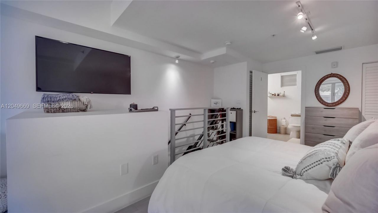 3339 Virginia St , Unit 323, Miami, FL 33133 Photo