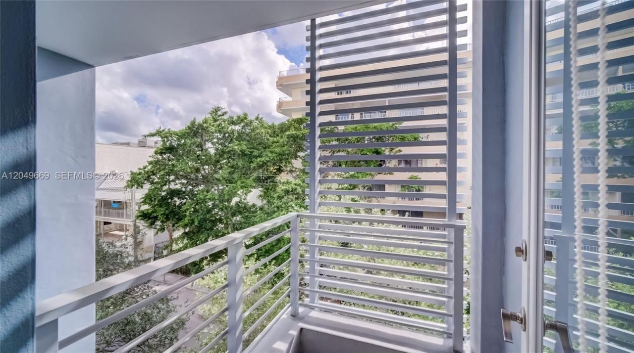 3339 Virginia St , Unit 323, Miami, FL 33133 Photo