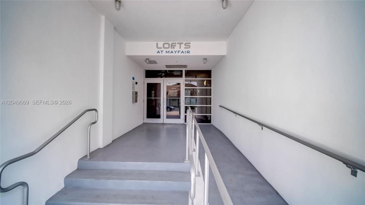 3339 Virginia St , Unit 323, Miami, FL 33133 Photo