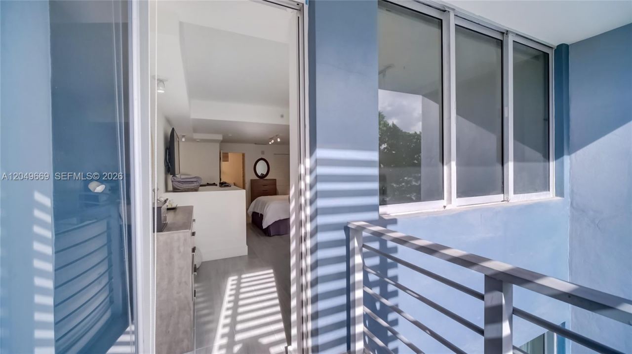 3339 Virginia St , Unit 323, Miami, FL 33133 Photo