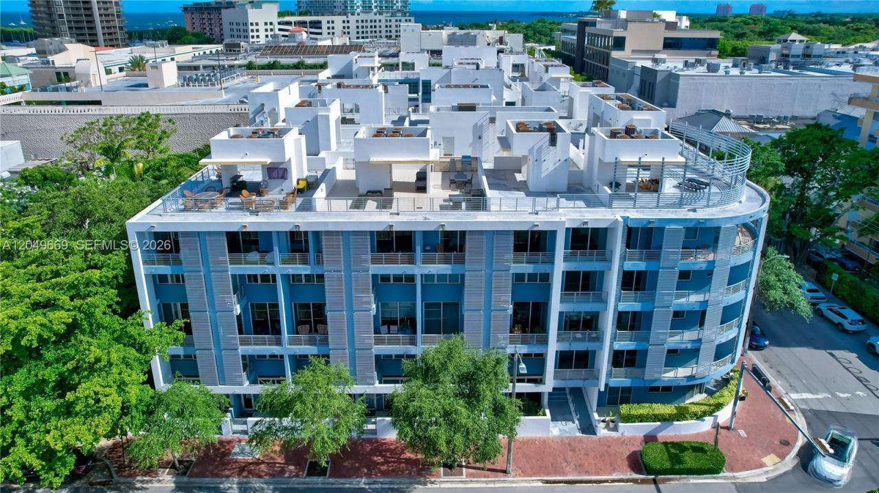 3339 Virginia St , Unit 323, Miami, FL 33133 Photo