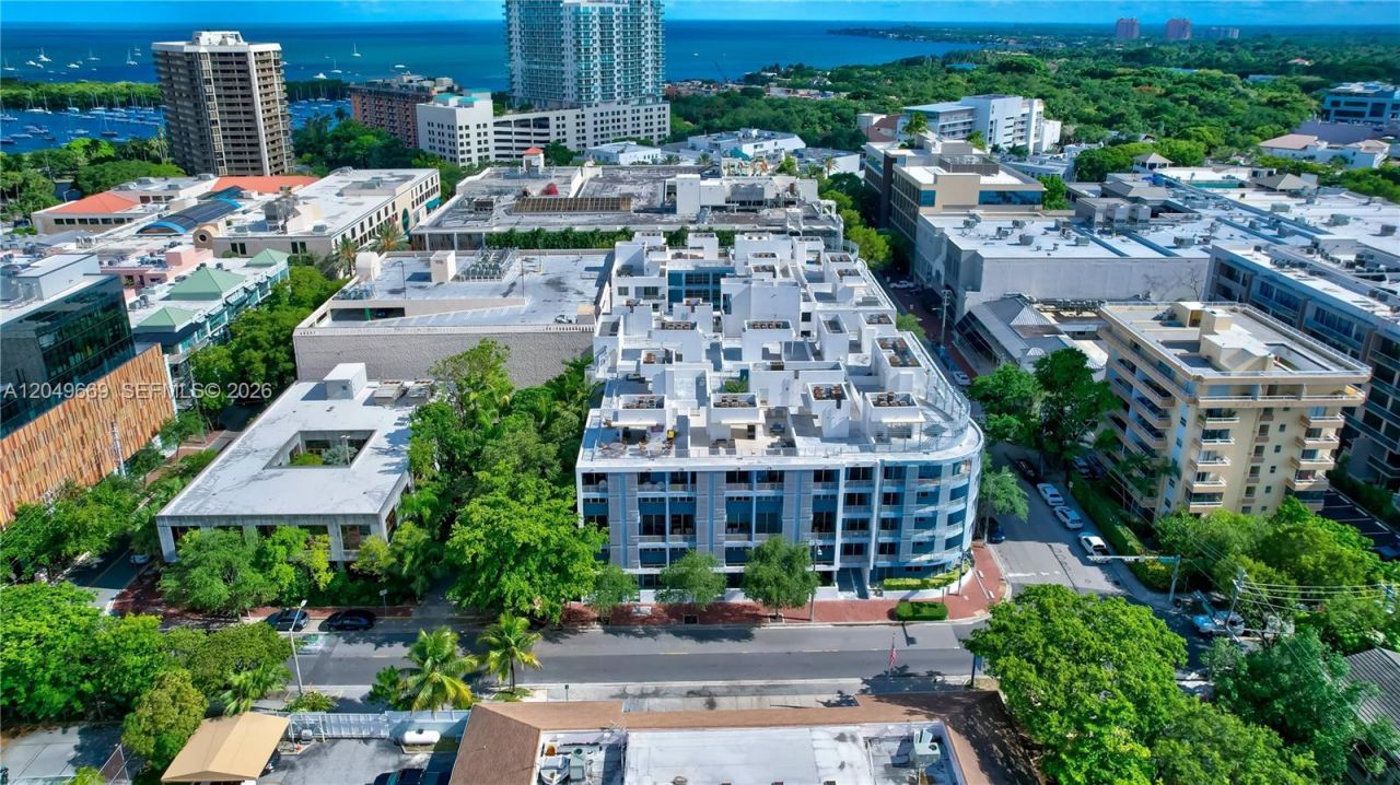 3339 Virginia St , Unit 323, Miami, FL 33133 Photo