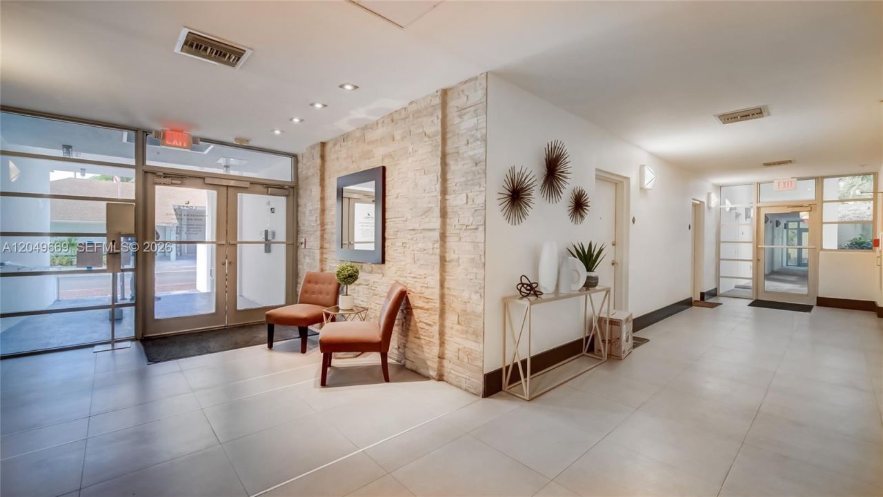 3339 Virginia St , Unit 323, Miami, FL 33133 Photo