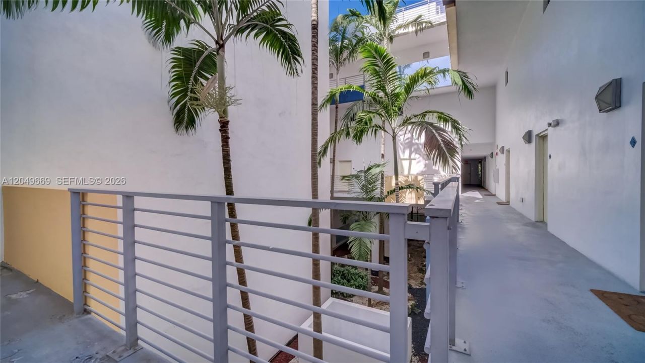 3339 Virginia St , Unit 323, Miami, FL 33133 Photo