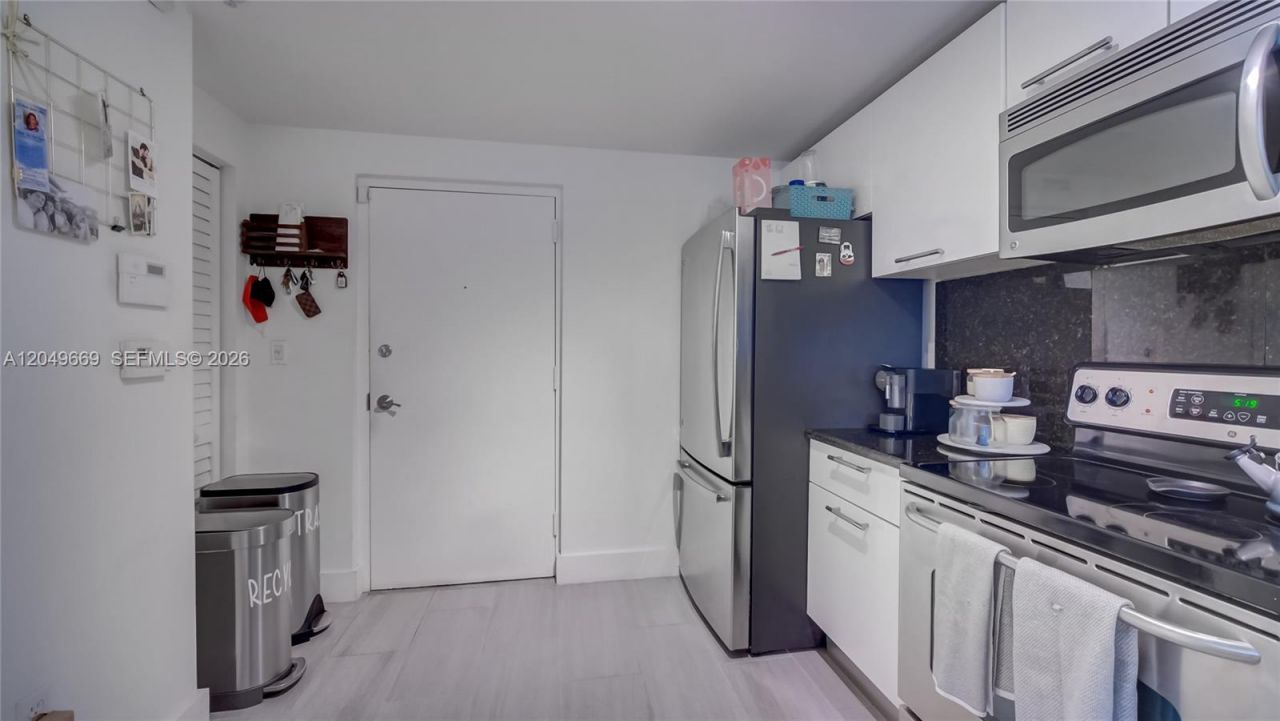 3339 Virginia St , Unit 323, Miami, FL 33133 Photo