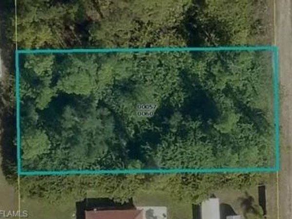 2016 Jackson AVE, LEHIGH ACRES, FL 33920