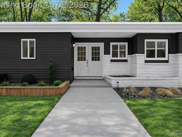 2566 Harrington Road, Rochester Hills, MI 48307