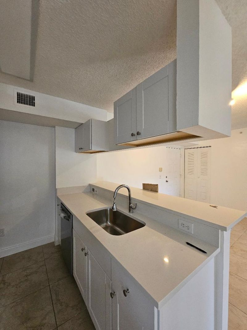 460 S Park Road, Unit 6-207, Hollywood, FL 33021 Photo