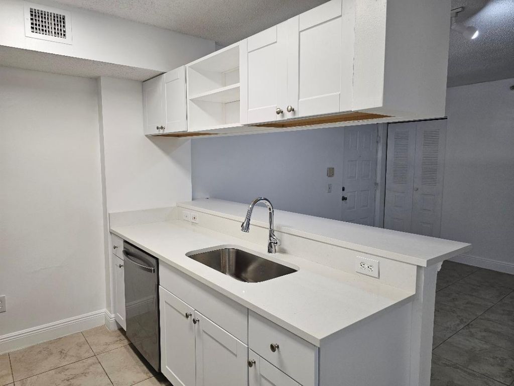 460 S Park Road, Unit 6-207, Hollywood, FL 33021 Photo